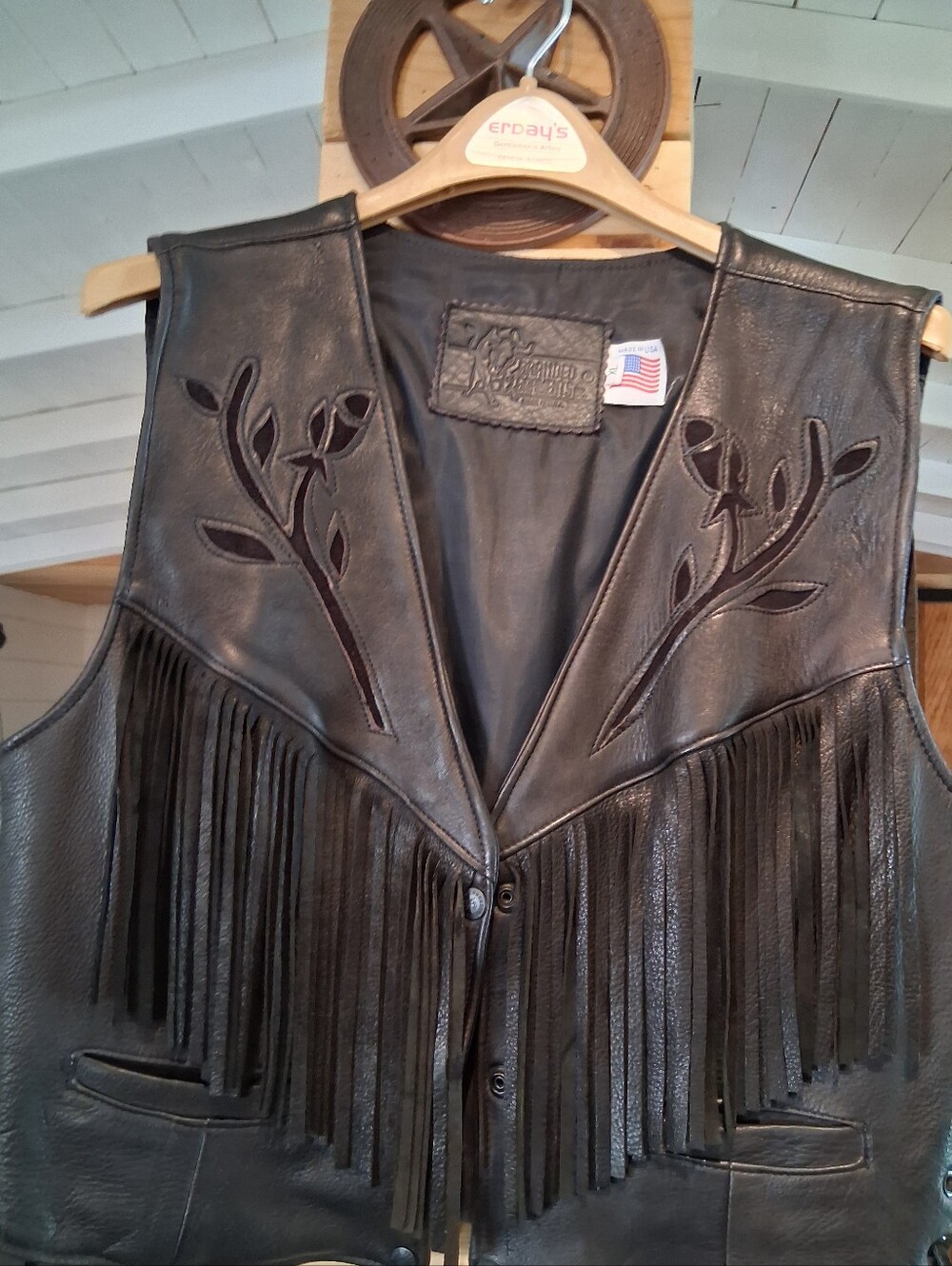 Fringed Black Leather BRANDED GARMENTS Vest with Floral Inlay. XL. USA. - Picture 4 of 8